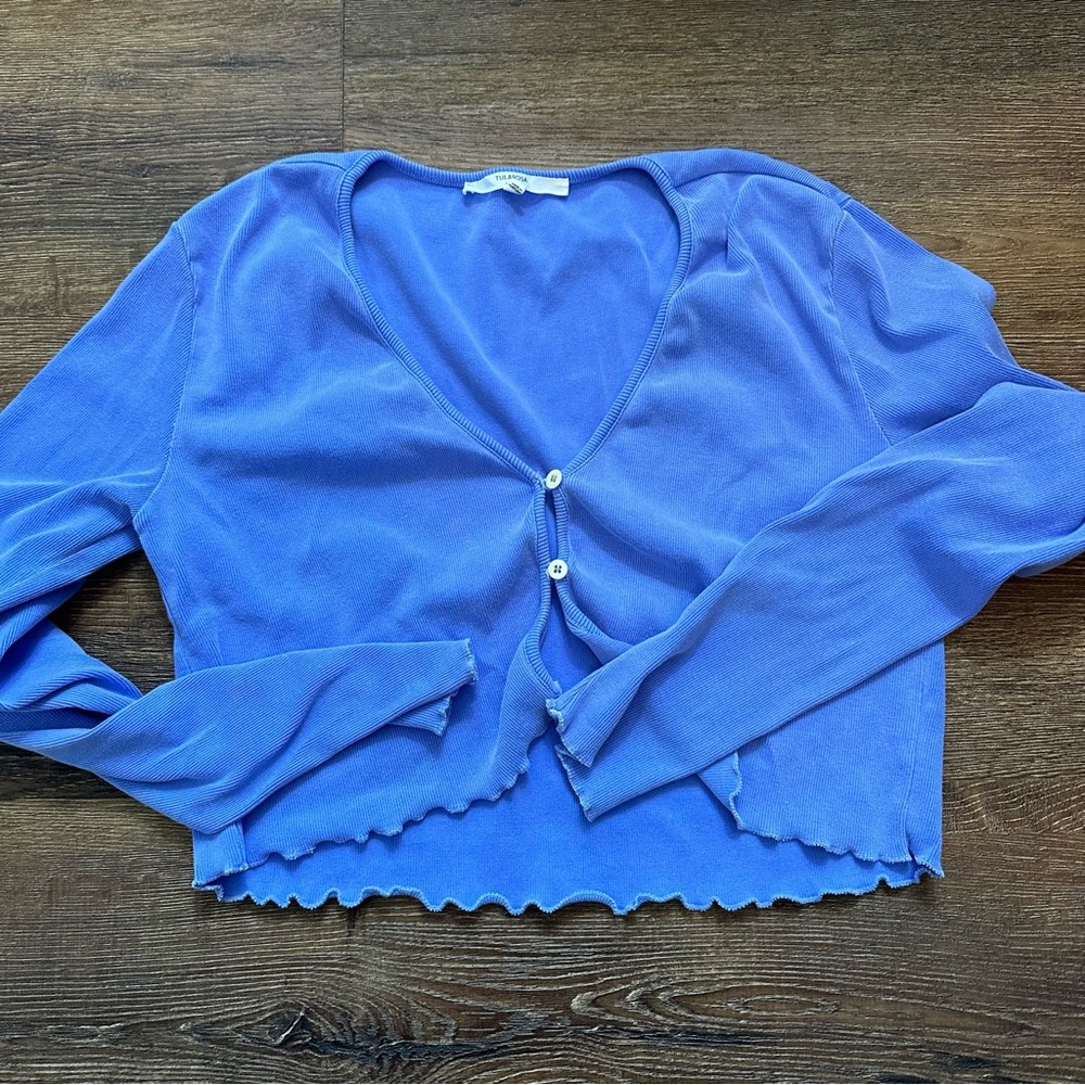 Tularosa blue cropped sweater top